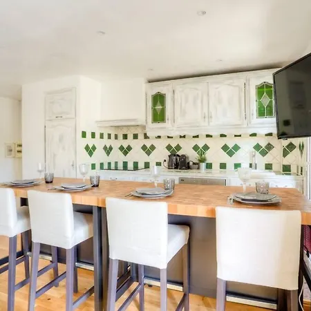 Apartman Sur Mer - Sleeps 6, Cosy And Comfortable *