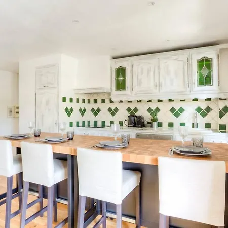 Sur Mer - Sleeps 6, Cosy And Comfortable Cagnes-sur-Mer