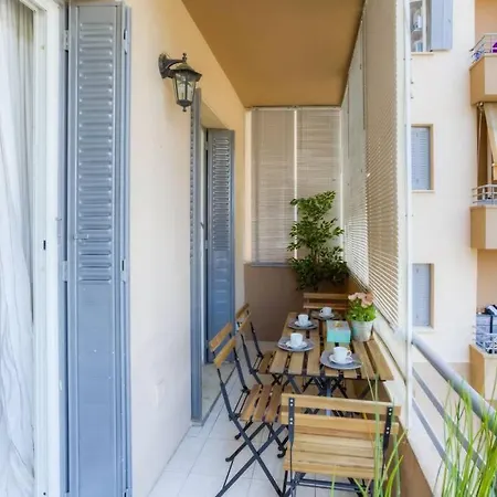 Sur Mer - Sleeps 6, Cosy And Comfortable Cagnes-sur-Mer