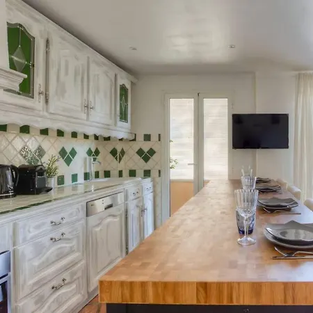 Sur Mer - Sleeps 6, Cosy And Comfortable *