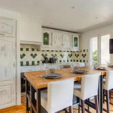 Sur Mer - Sleeps 6, Cosy And Comfortable Cagnes-sur-Mer