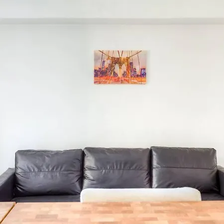 Sur Mer - Sleeps 6, Cosy And Comfortable *